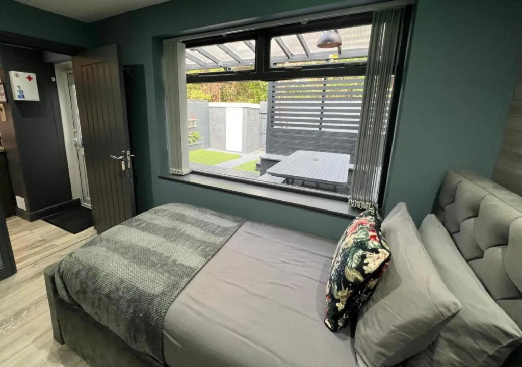 Luxurious *5 Bedroom House*In Center Of Birmingham