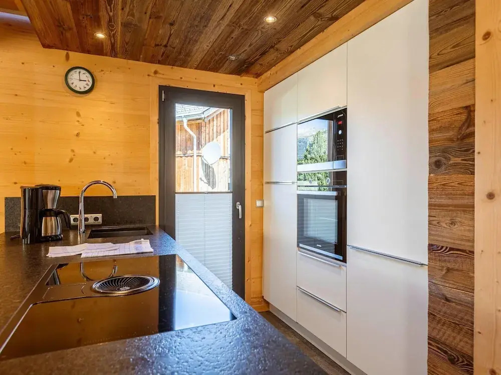 Amazing Chalet With Outdoor Whirlpool