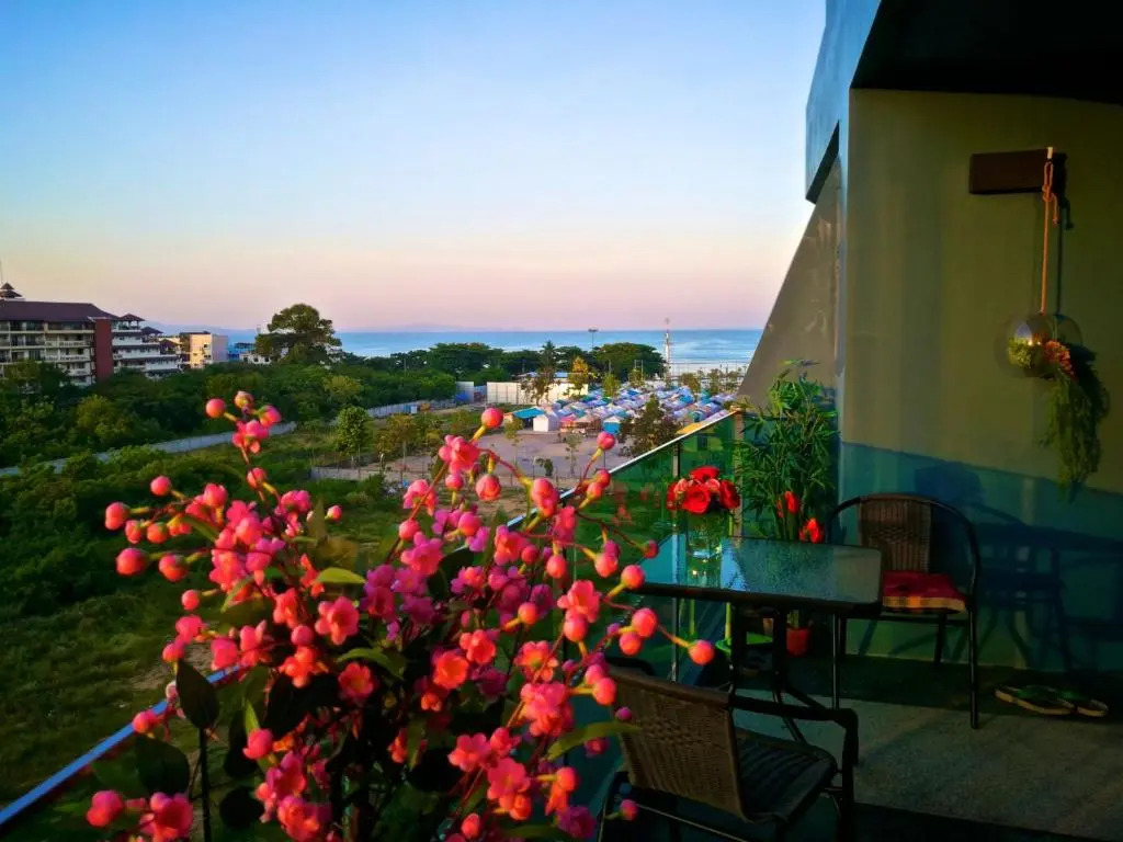 Acqua Condominium 2