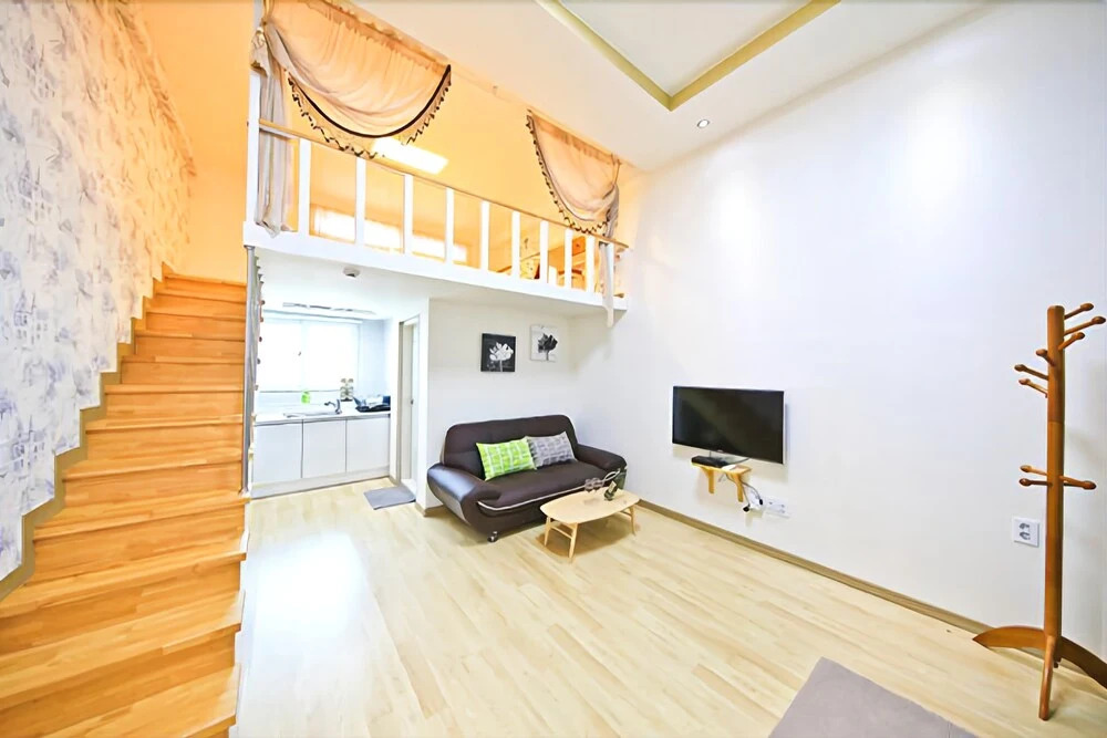 Daebudo Sun On Bee Pension