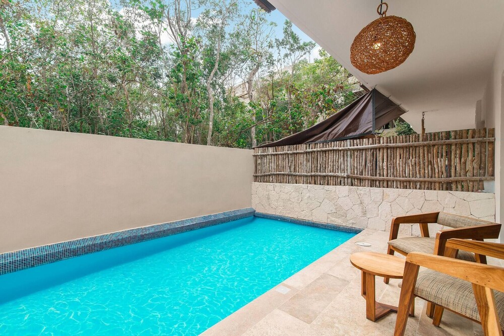 Great Located 1 Bedroom With Private Pool and Gym