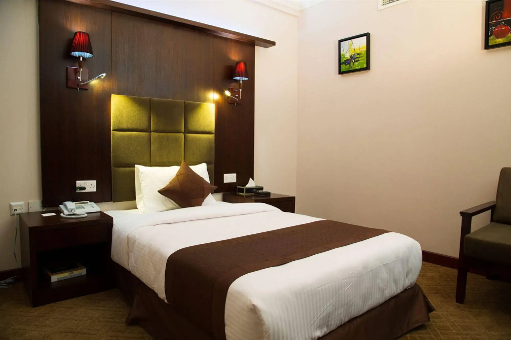 Elegance Castle Hotel
