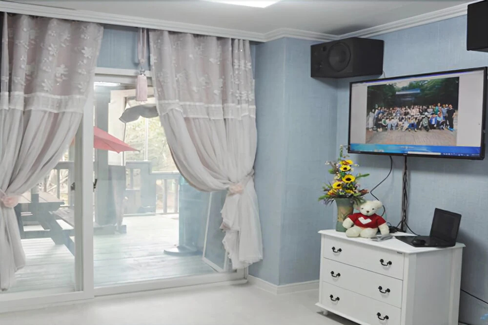 Baenaegol Audio Jeongwon Pension