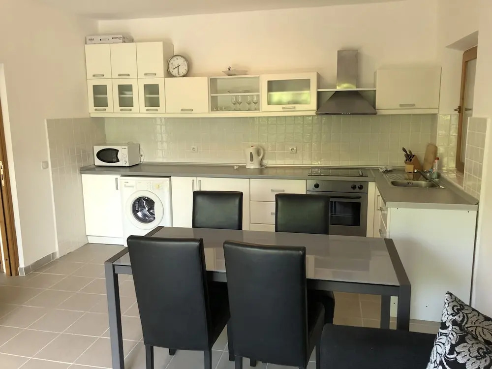 1 Bedroom Apartment With Stunning Views