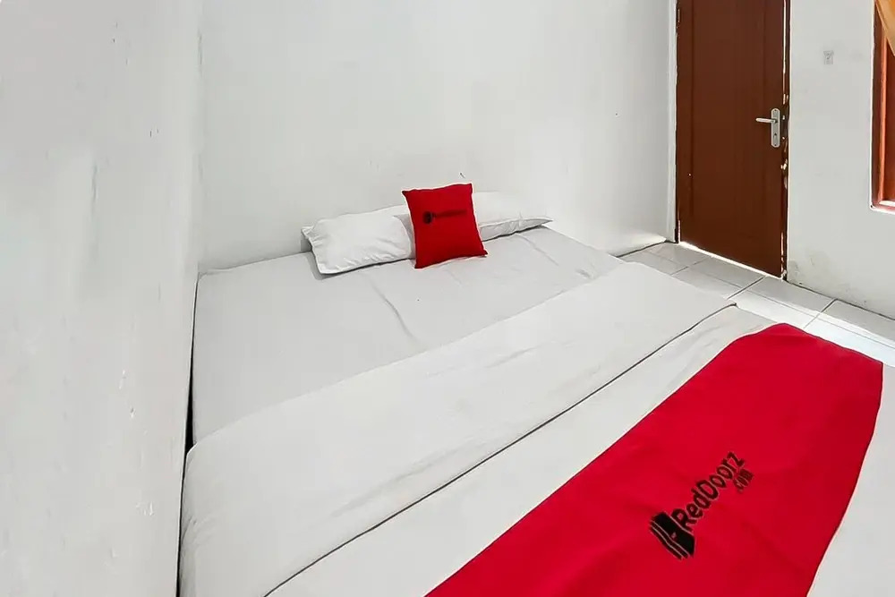 RedDoorz @ Penginapan Bunda Pelabuhanratu