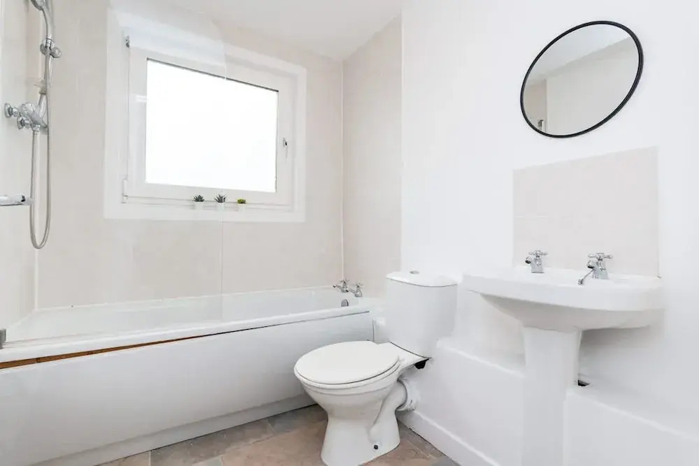 5 Individual Beds - Free Parking
