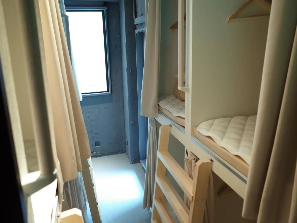 Yotsuya Bnbplus Capsule Hotel Mix dormitory