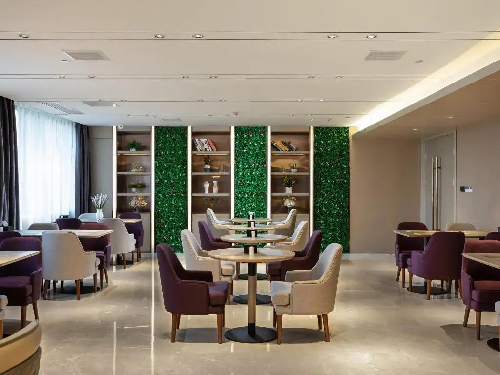 Lavande Hotel Wuhan 2nd Guanggu Road