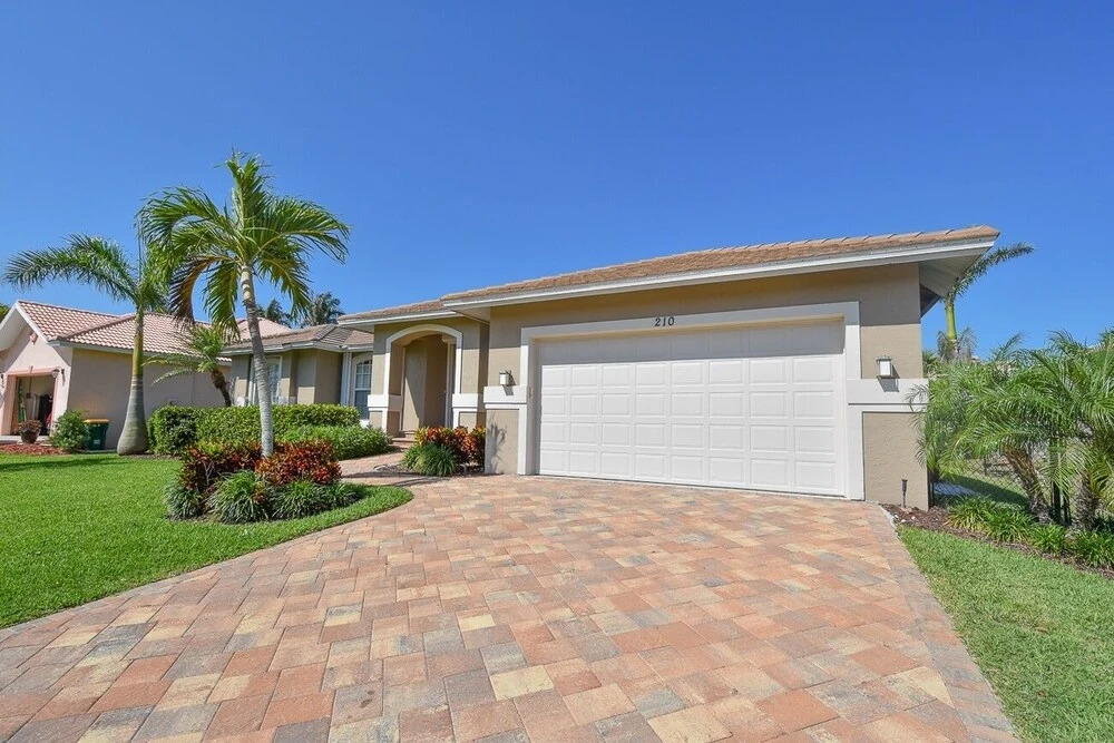 Beachcomber Home #65142 4 Bedrooms 2 Bathrooms Home