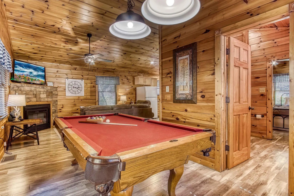 Dog Friendly Romantic Mtn Getaway Hot Tub Pool