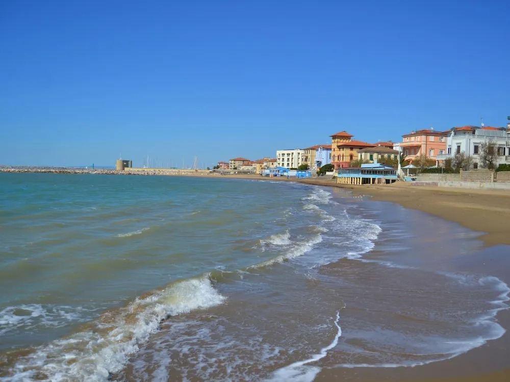 Historic Holiday Home in San Vincenzo near Beach
