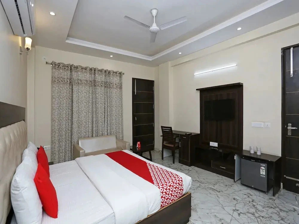 Hotel Tavishk by OYO Rooms