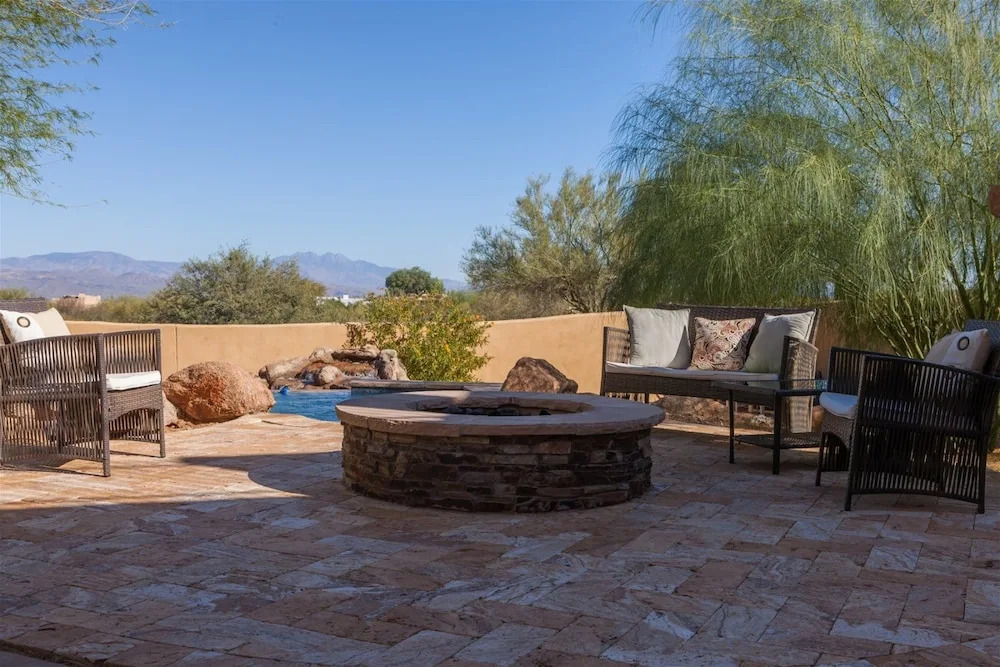 4BR Desert Escape