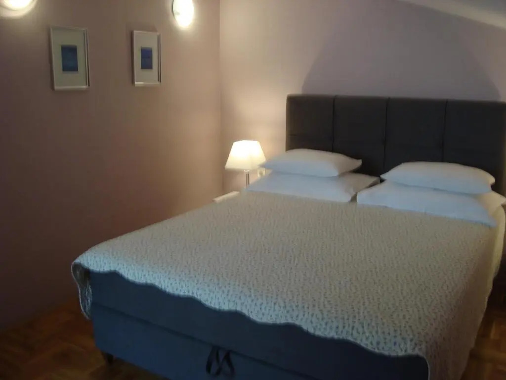 Apartments Eja