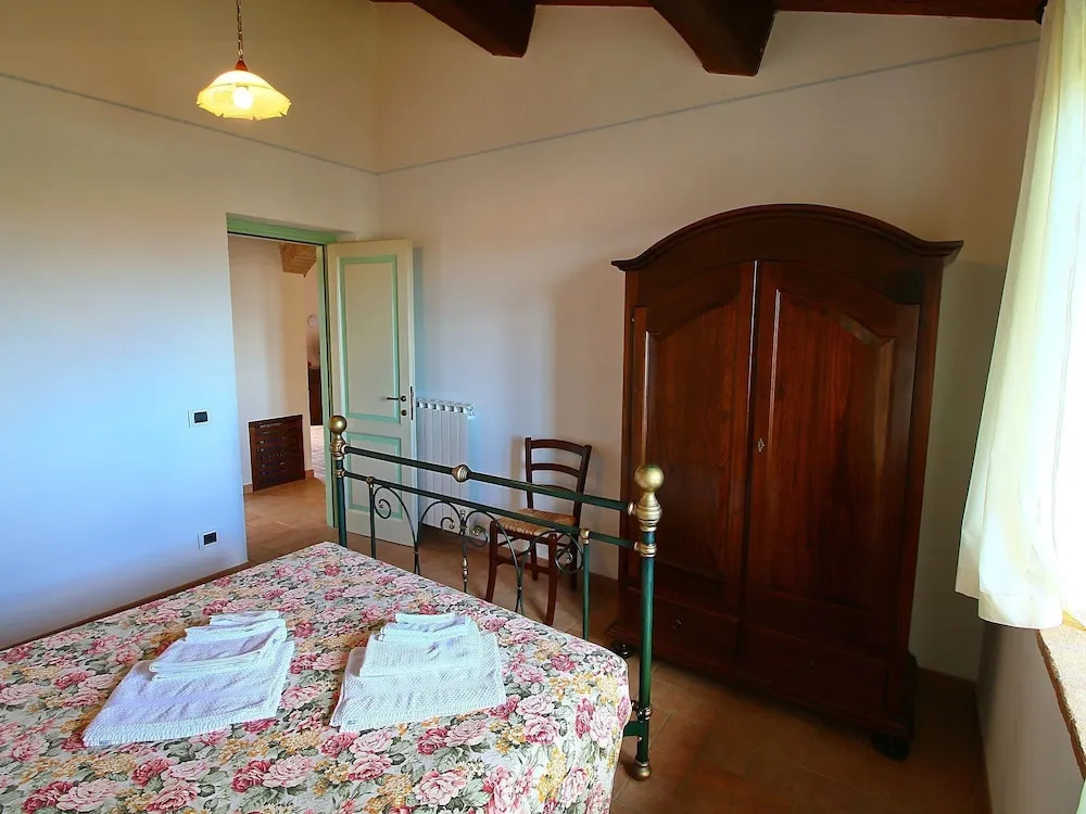 Quaint Cottage in Collazzone With Swimming Pool