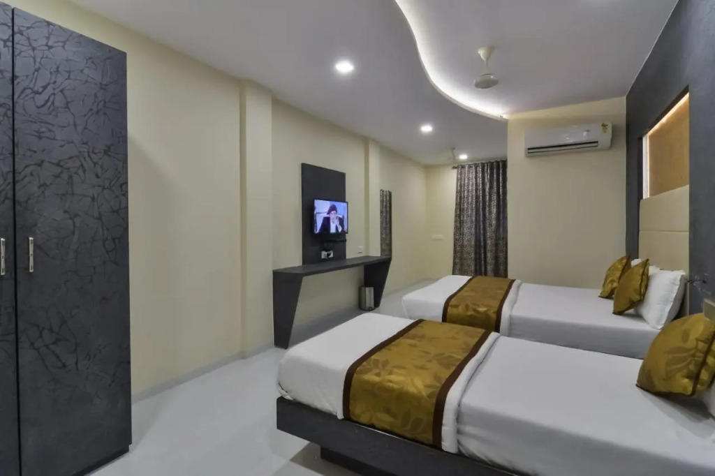 Hotel Aroma- Dadar