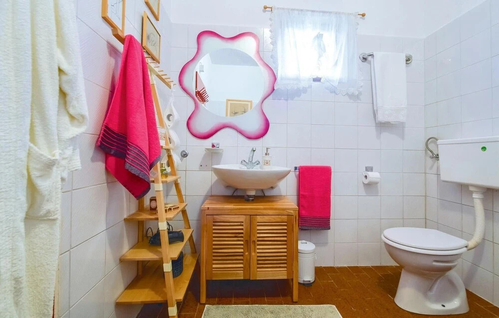 Pet Friendly Home In Zrnovnica