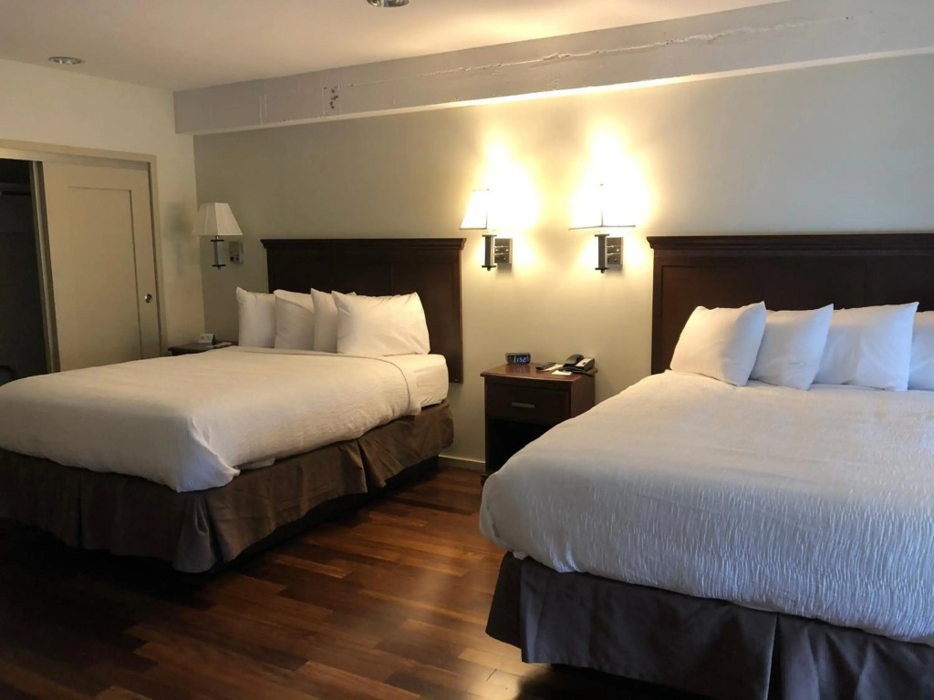 Grand Eastonian Hotel & Suites