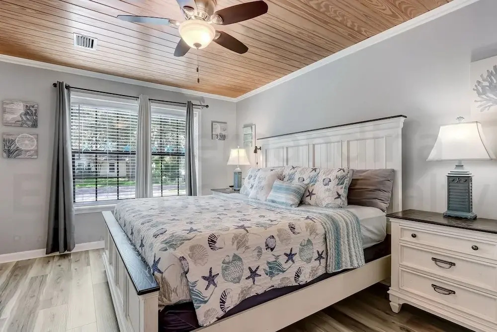 2113 Talbot Ct. 3 Bedroom Home by RedAwning