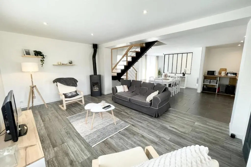 Jolie maison entièrement rénovée Proche plages