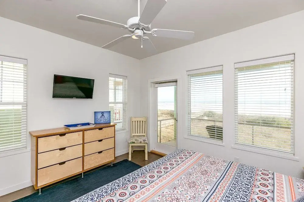 Vista Grande 932 by RedAwning