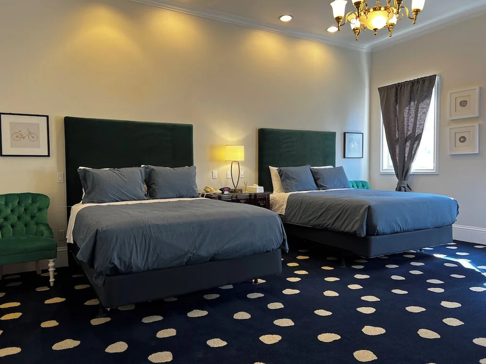 The Sterling Hotel