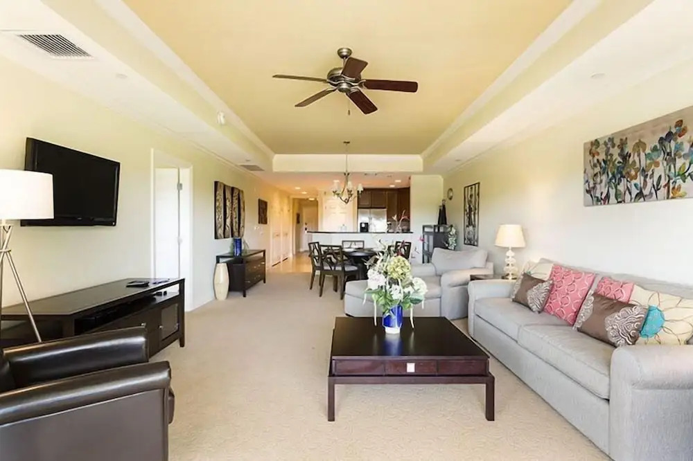 Condo Centre Court Living 3 Bedroom Reunion
