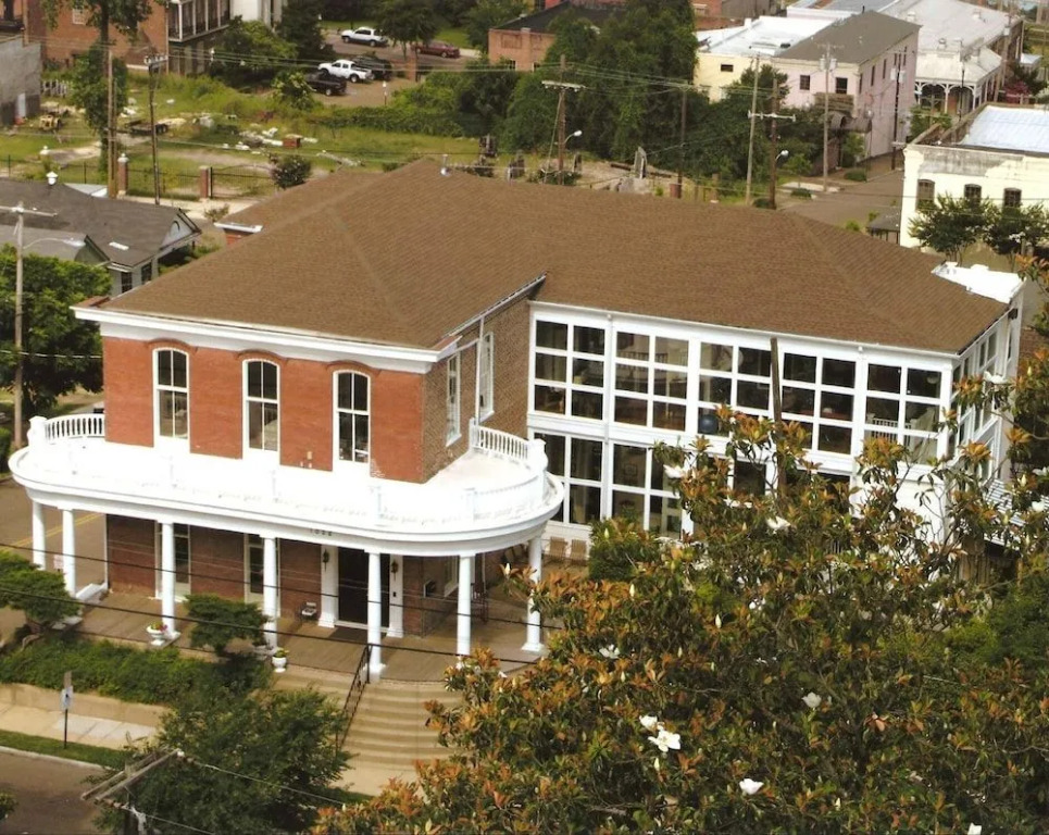 Bazsinsky House