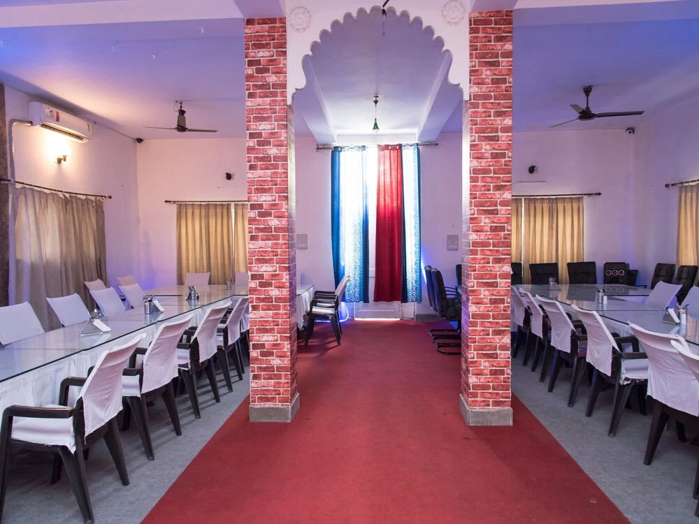 OYO 13357 Destiny Inn