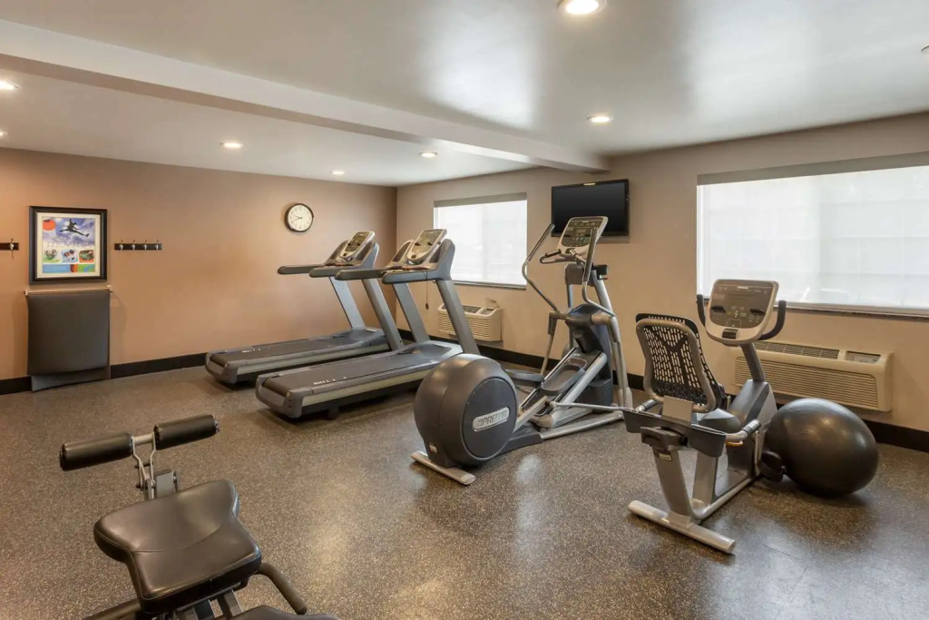 Best Western PLUS Cotton Tree Inn