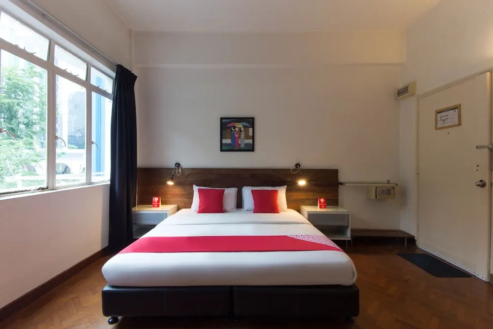 OYO 161 Lodge Paradize Hotel