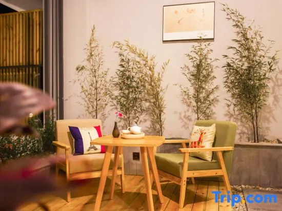 Yunqi Courtyard Hot Spring Inn