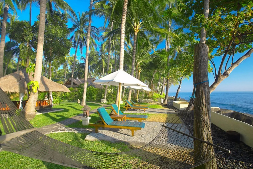 Alam Anda Ocean Front Resort & Spa Dive Resort