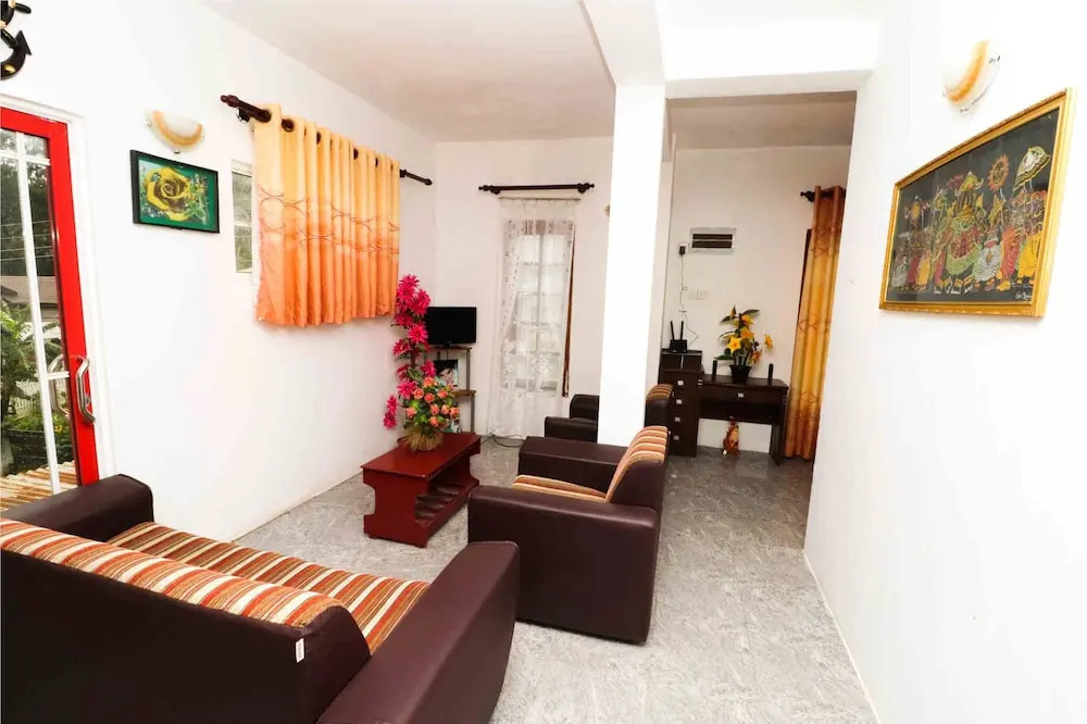 Yoho Oneeli Villa