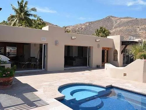 Villa Dorado