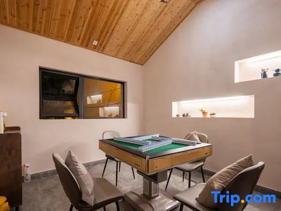 Yunxia Anji Yunshang Grassland Wild Luxury Family Holiday Villa (Xianlongxia Drifting Scenic Area)