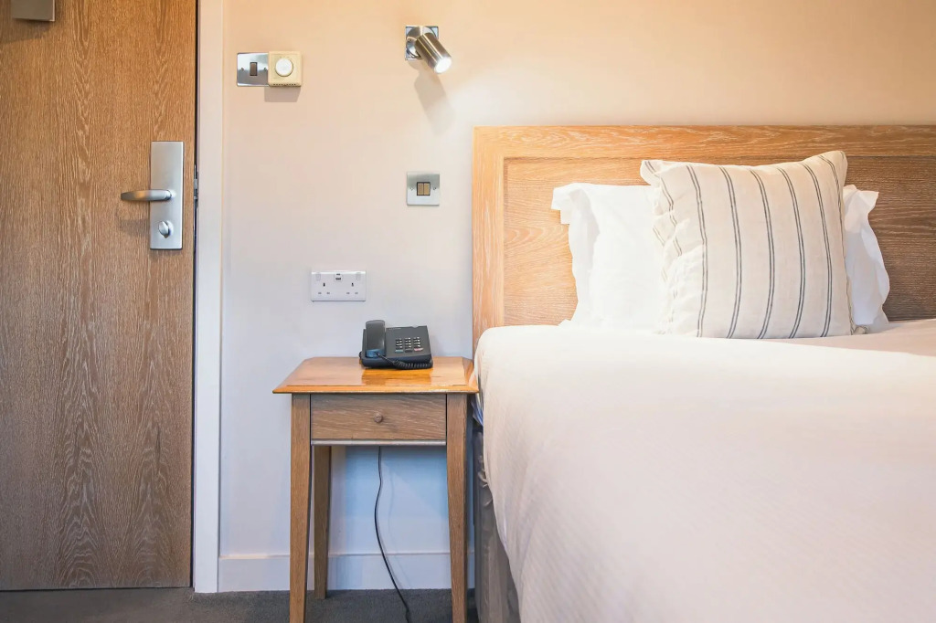 County Hotel