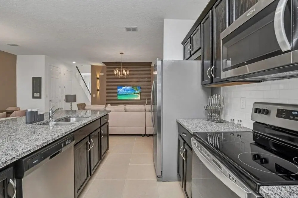 2182cooper 4 Bedroom Townhouse by Redawning