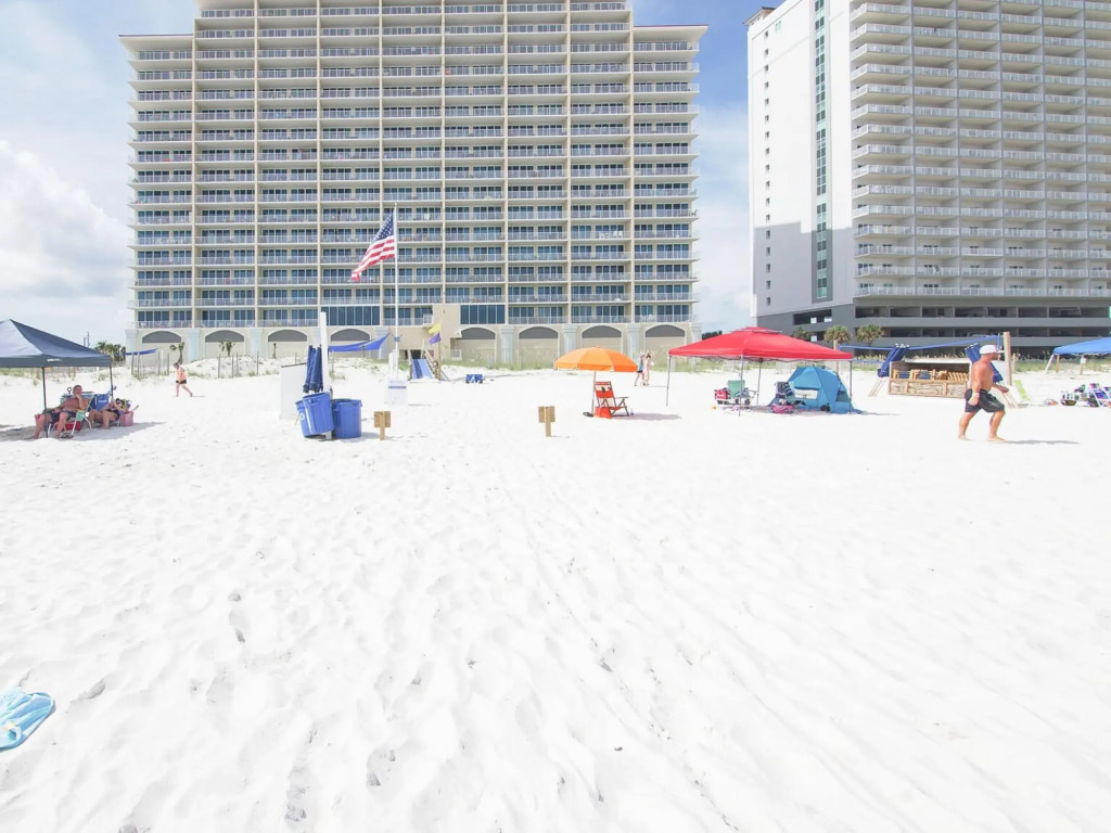 Beachfront condo in the heart of Gulf Shores