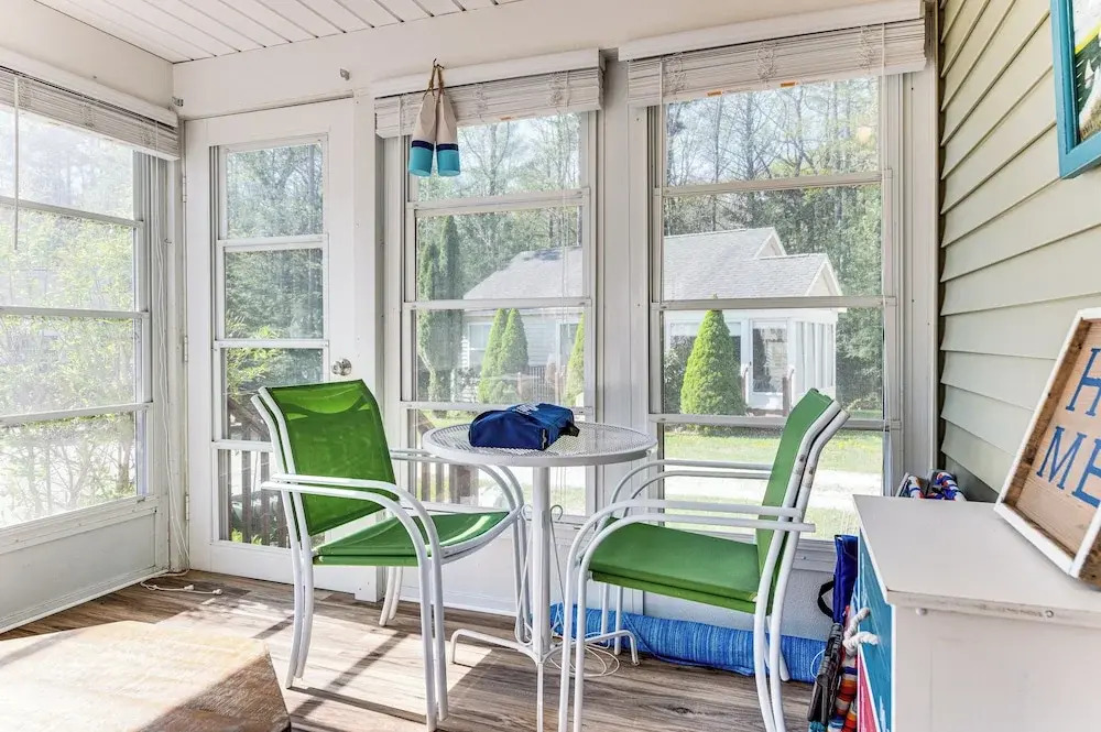 Charming Coastal Cottage with Pool Access!