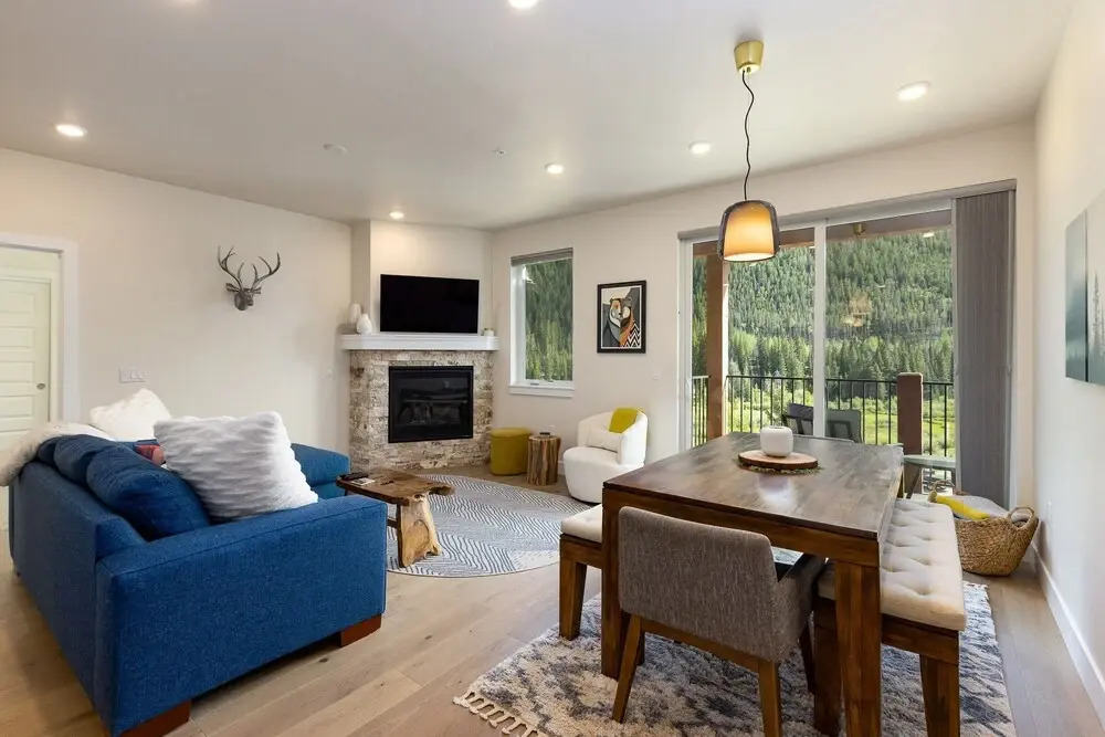 306 Clearwater Lofts 2 Bedroom Condo by Redawning