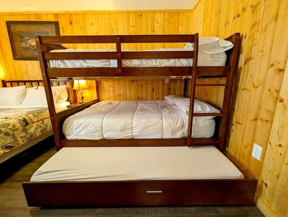 Yellowstones Treasure Cabins