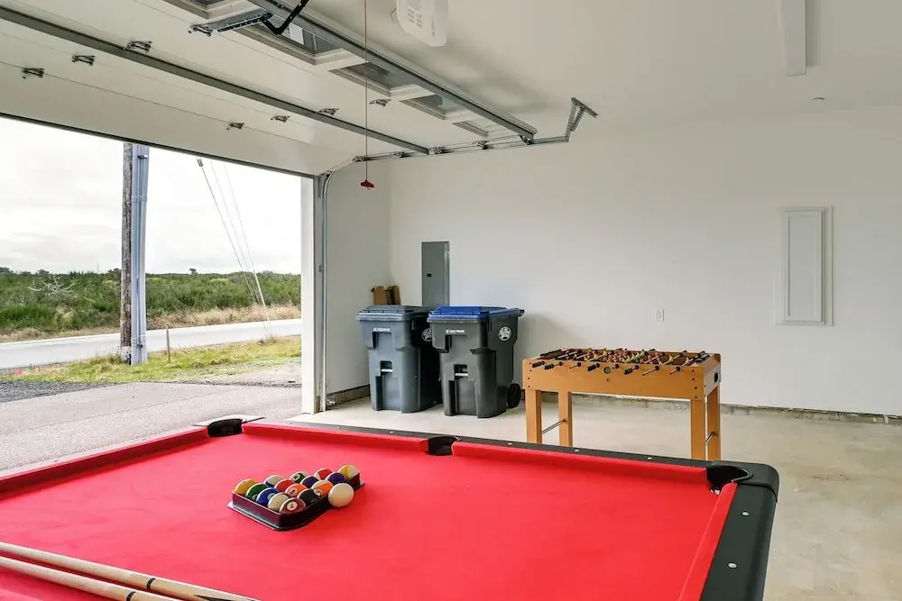 Ocean Shores Home w/ Game Room - Walk to Beaches