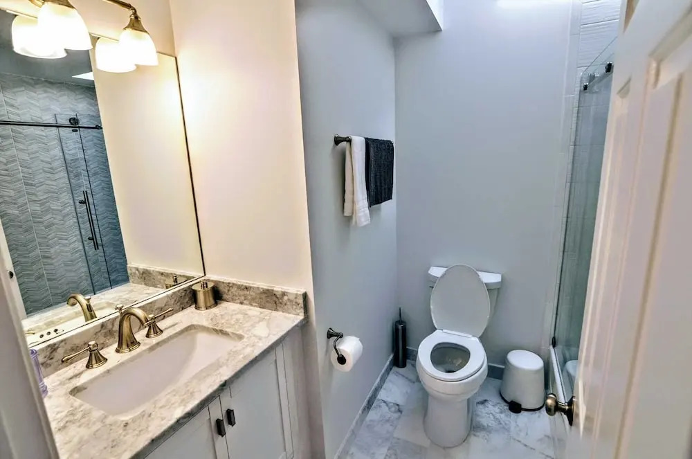 Massive Foggy Bottom Townhouse #1084 3 Bedrooms 2.5 Bathrooms Apts