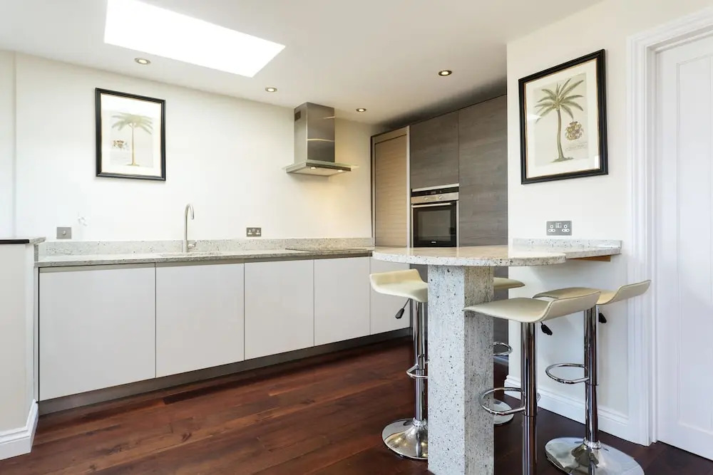 Veeve - Abbey Apartment