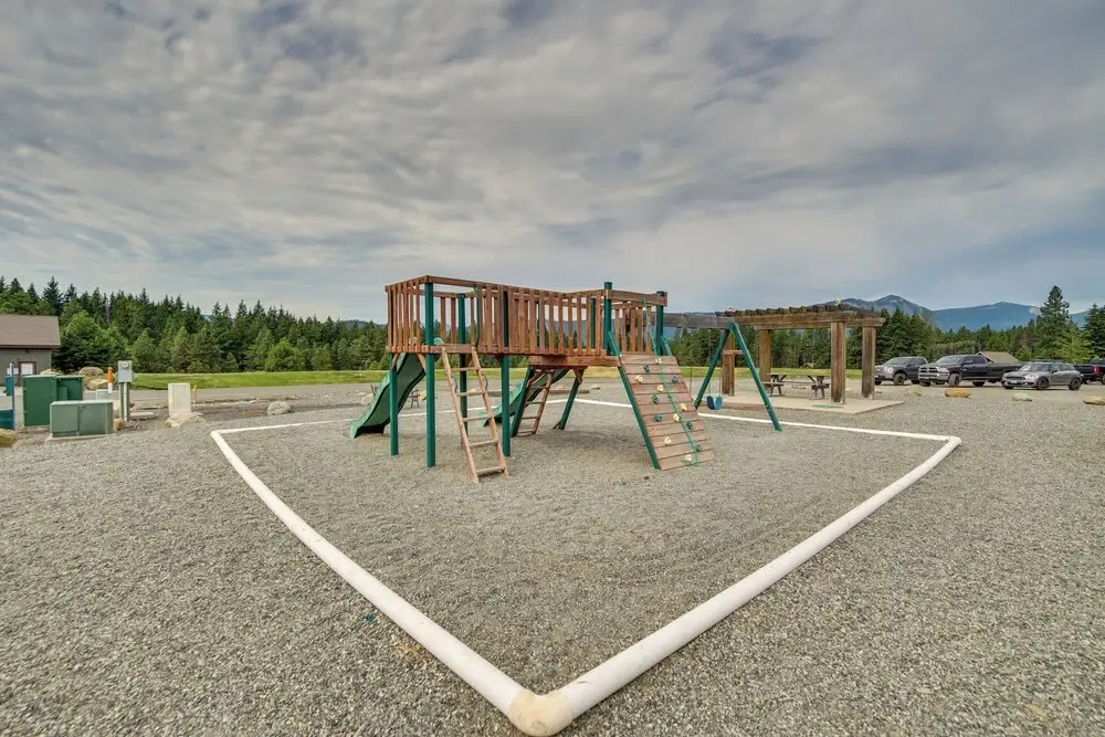 Cozy Ronald Retreat w/ Community Amenities!