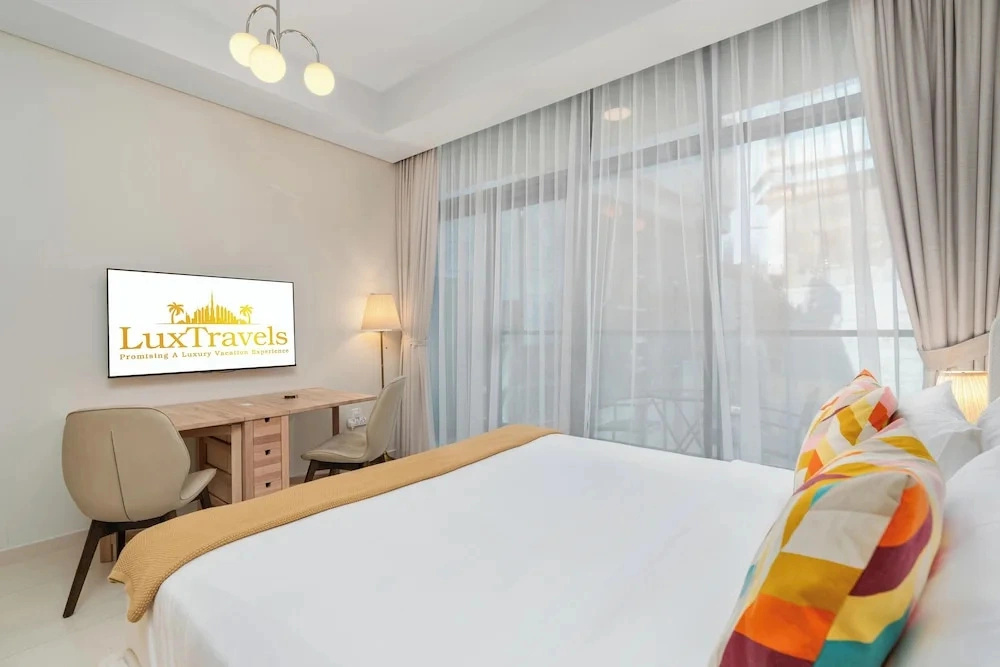 Lux BnB Aykon Tower