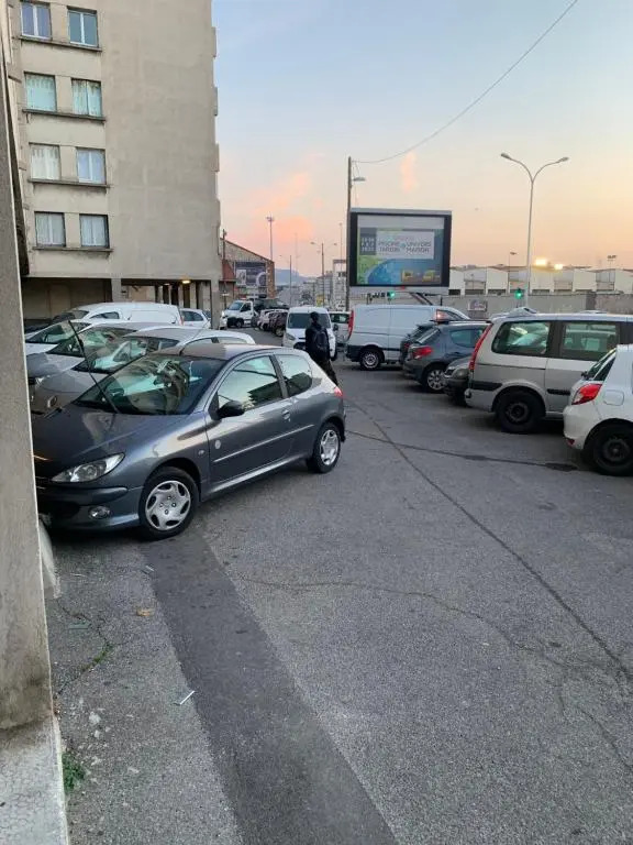 Superbe T3 Sejour Marseille Clim 2 Balcons Timone