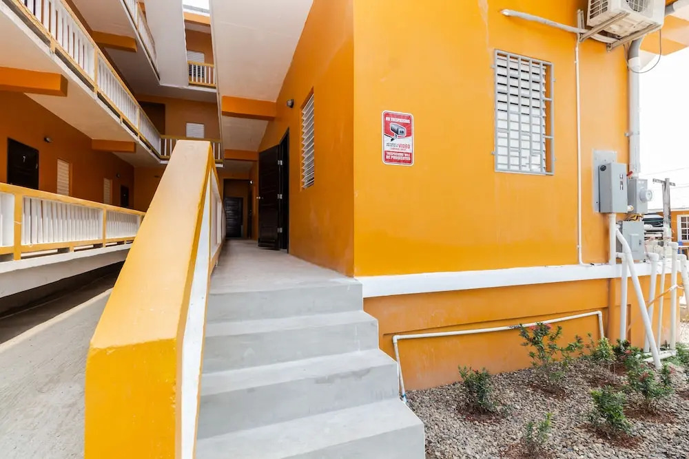 San Pedro Studios and Suites