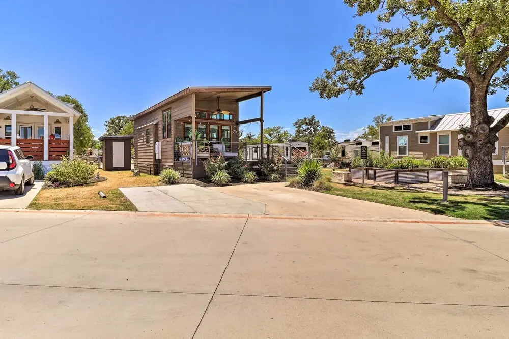 Upscale Tiny Home - Boho-chic Austin Getaway!